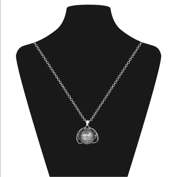 Angel wings expandable photo locket - Picture 3 of 6